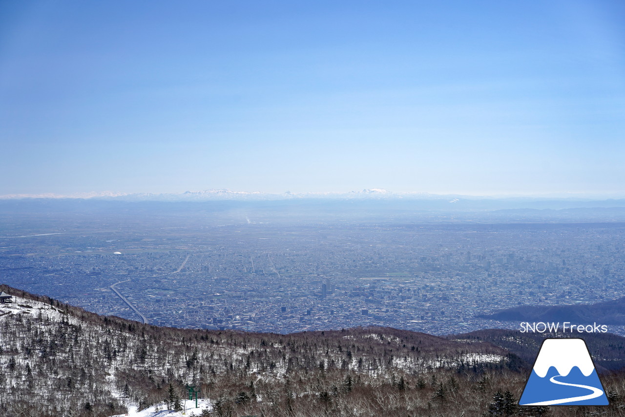 サッポロテイネ　真っ白な雪、澄んだ青空。ゴールデンウィーク２日目は、旭岳～羊蹄山まで見渡せる絶好の春スキー＆スノーボード日和に☆